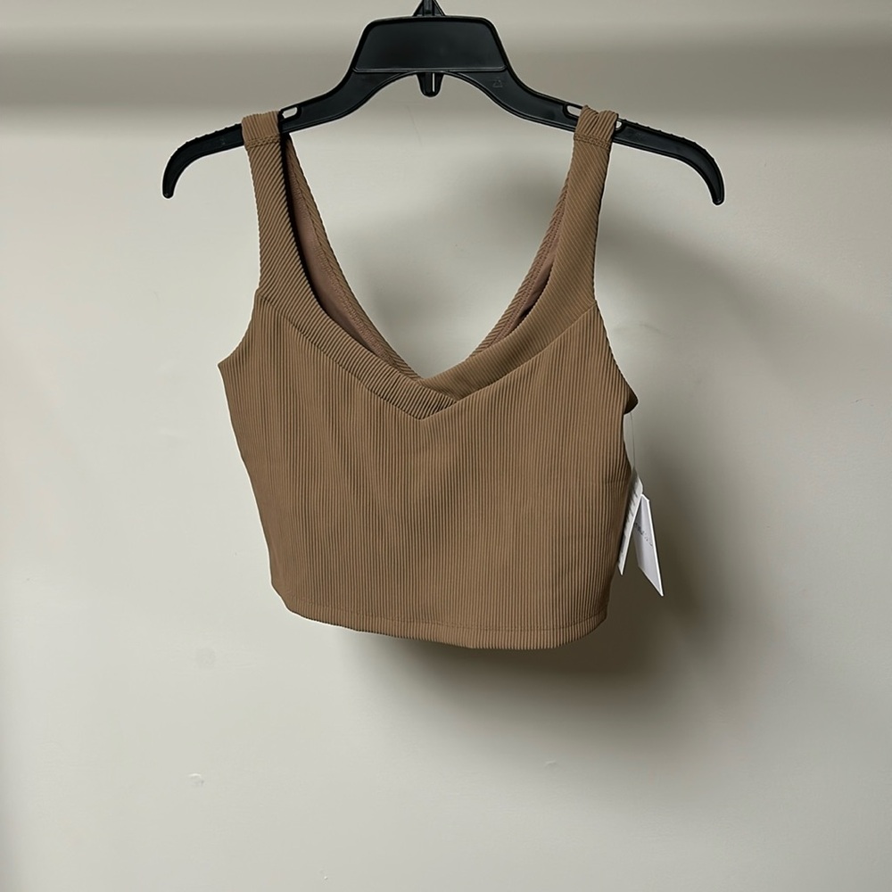 Beyond yoga impulse ribbed cropped tank desert sand